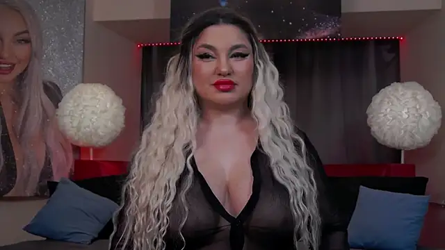 Snapshot of Larissa_K chatting on 5, 12, 2024 Larissa K online show from 5, 12, 2024