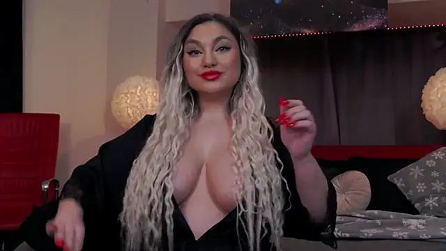 Snapshot of Larissa_K chatting on 31, 1, 2025 Larissa K online show from 31, 1, 2025