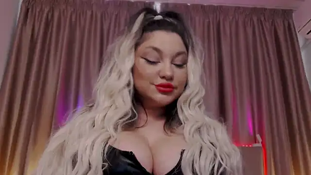 Snapshot of Larissa_K chatting on 24, 10, 2025 Larissa K online show from 24, 10, 2025