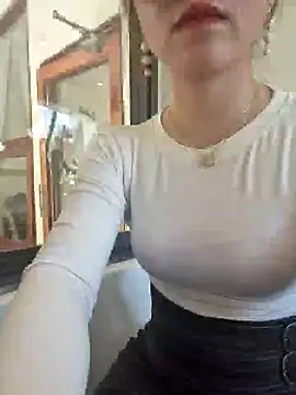 HinaLovely online show from 2, 2, 2025