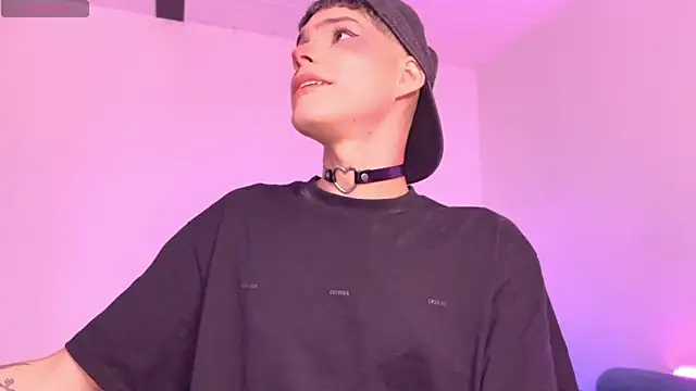 Varya Ferreira online show from 4, 3, 2025