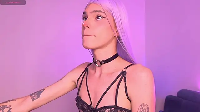 Varya Ferreira online show from 4, 3, 2025