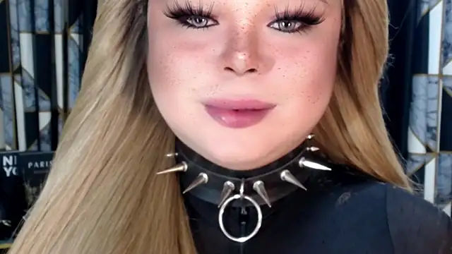 Snapshot of Mistress_DOMnicaaxx chatting on 8, 11, 2025 Mistress DOMnicaaxx online show from 8, 11, 2025