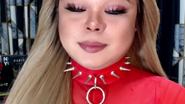 Snapshot of Mistress_DOMnicaaxx chatting on 18, 11, 2025 Mistress DOMnicaaxx online show from 18, 11, 2025