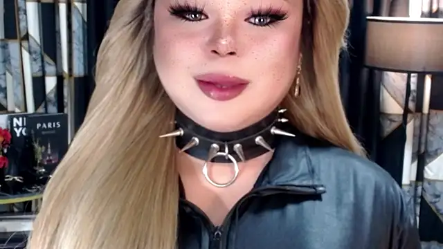 Snapshot of Mistress_DOMnicaaxx chatting on 10, 11, 2025 Mistress DOMnicaaxx online show from 10, 11, 2025