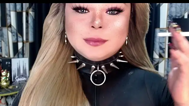 Snapshot of Mistress_DOMnicaaxx chatting on 12, 10, 2025 Mistress DOMnicaaxx online show from 12, 10, 2025