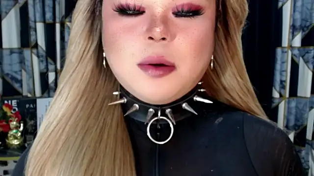 Snapshot of Mistress_DOMnicaaxx chatting on 4, 10, 2025 Mistress DOMnicaaxx online show from 4, 10, 2025