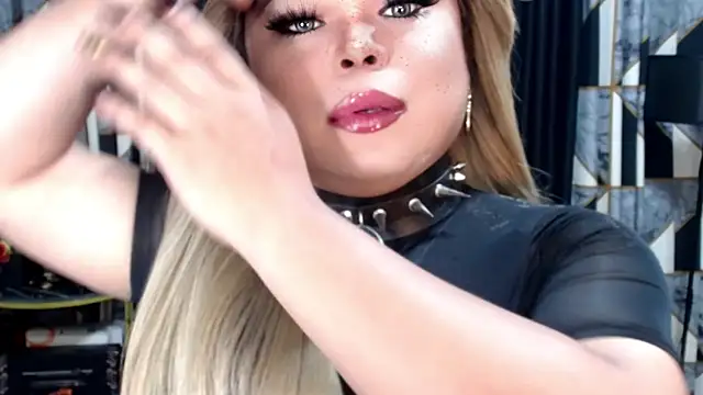 Snapshot of Mistress_DOMnicaaxx chatting on 2, 11, 2025 Mistress DOMnicaaxx online show from 2, 11, 2025