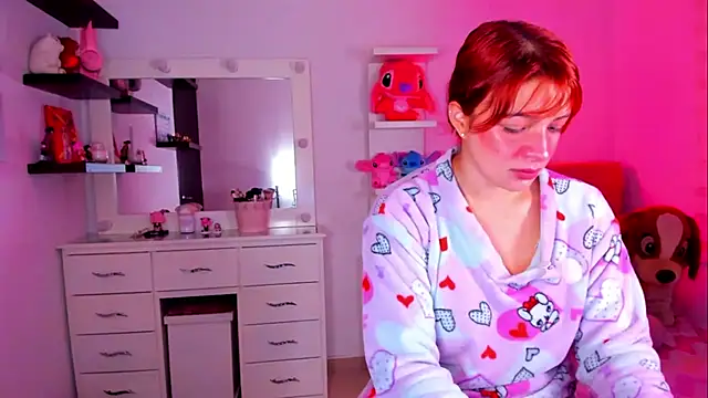 Snapshot of Vannessa__Shy chatting on 12, 6, 2026 Vannessa Shy online show from 12, 6, 2026