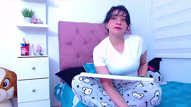 Vannessa  Shy online show from 22, 9, 2025