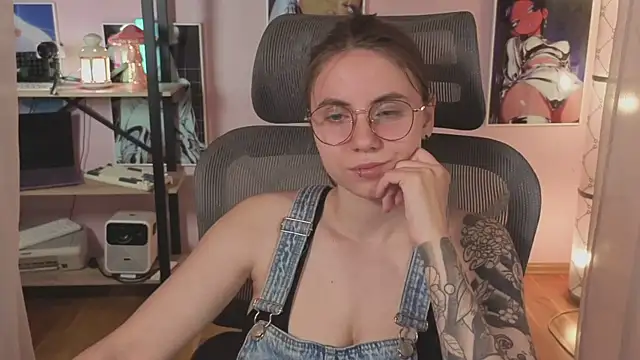 Snapshot of _AnnaStark_ chatting on 14, 7, 2026 AnnaStark online show from 14, 7, 2026