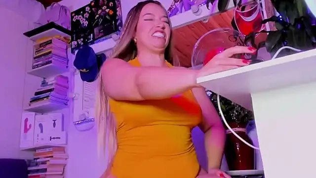  asscutebig  online show from 8, 3, 2026