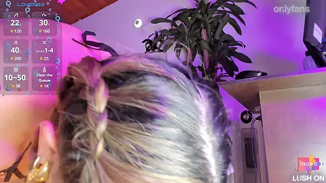  asscutebig  online show from 6, 1, 2025