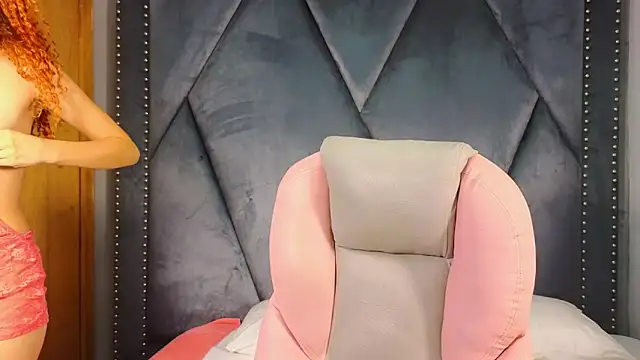 SexyLeilaa online show from 5, 3, 2025