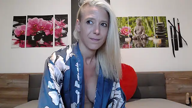 Naschkatze01 online show from 26, 9, 2025