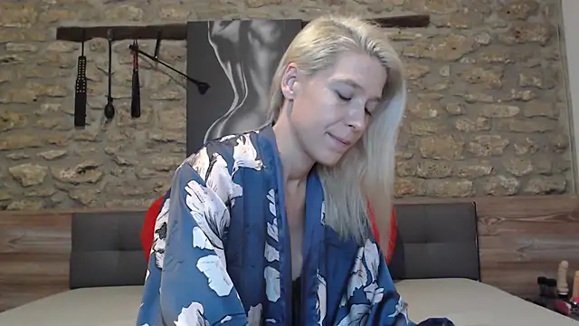 Snapshot of Naschkatze01 chatting on 3, 12, 2025 Naschkatze01 online show from 3, 12, 2025