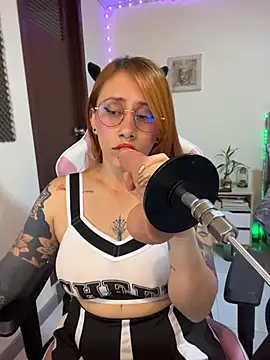Snapshot of Luna_Paris_ chatting on 27, 6, 2026 Luna Paris online show from 27, 6, 2026