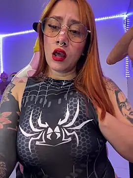 Luna Paris  online show from 18, 12, 2025