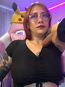 Luna Paris  online show from 3, 3, 2025