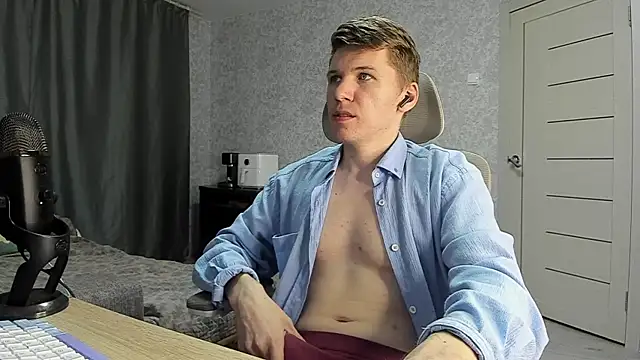Snapshot of Bananas_dick chatting on 15, 6, 2026 Bananas dick online show from 15, 6, 2026