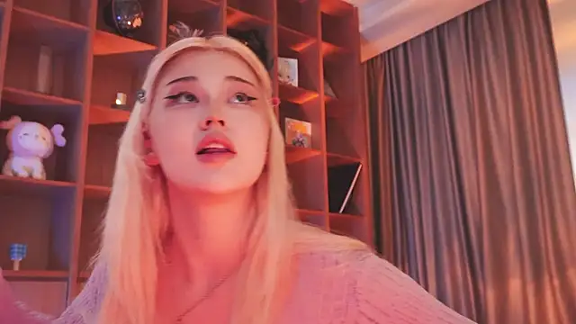 hyun chia online show from 8, 11, 2025