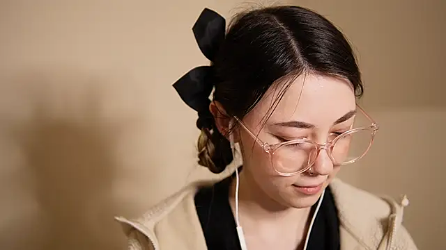 chibi moon  online show from 14, 12, 2024