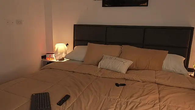 GiaFaaris online show from 23, 9, 2025