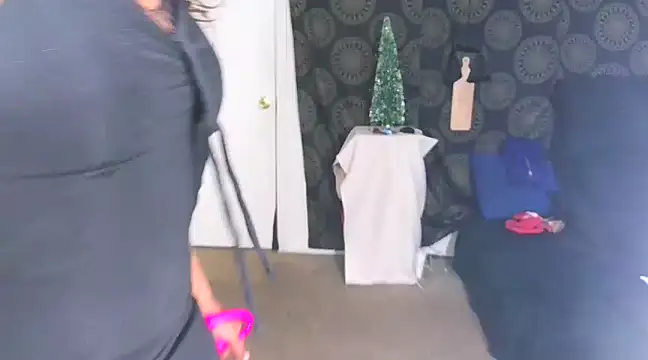 Snapshot of LunaRai chatting on 9, 12, 2024 LunaRai online show from 9, 12, 2024