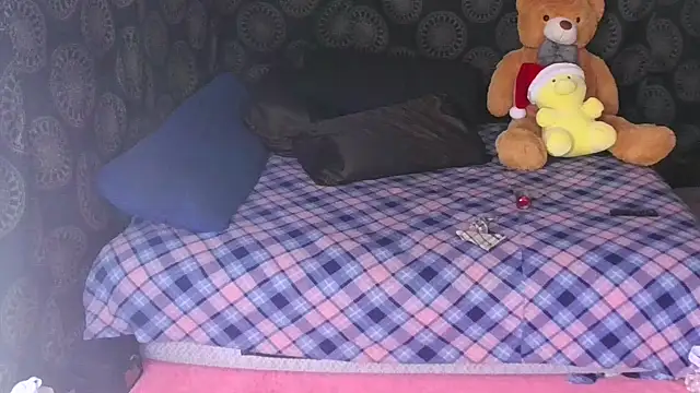 Snapshot of LunaRai chatting on 29, 10, 2025 LunaRai online show from 29, 10, 2025