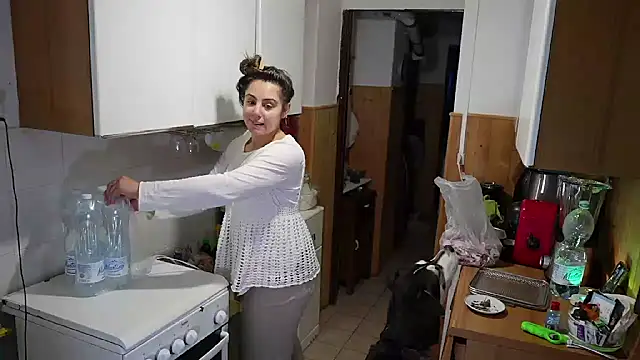 VanessaDoyle online show from 8, 9, 2025