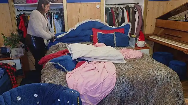 VanessaDoyle online show from 28, 11, 2025