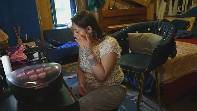 VanessaDoyle online show from 3, 6, 2026