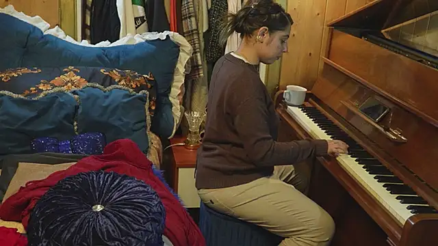 VanessaDoyle online show from 23, 9, 2025