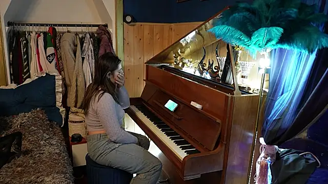 VanessaDoyle online show from 16, 10, 2025