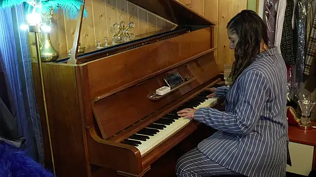 VanessaDoyle online show from 24, 9, 2025