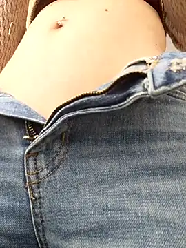 Amira Milker online show from 25, 2, 2025