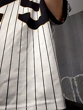 Amira Milker online show from 15, 2, 2025