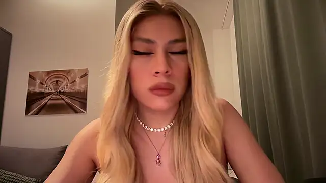 saray doll online show from 5, 3, 2026