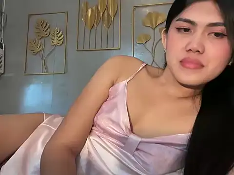 Delicate Savannah online show from 15, 9, 2025