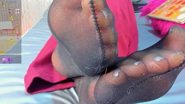 Pantyhose queen online show from 13, 11, 2025