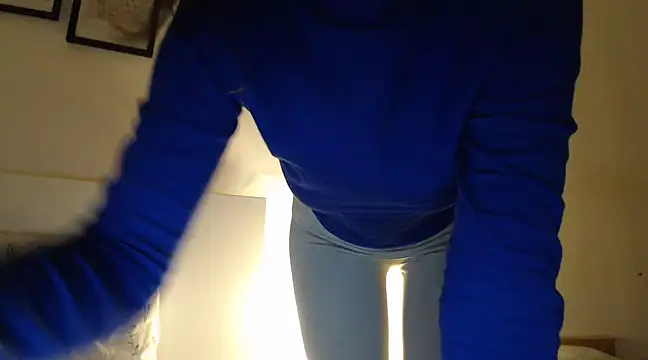 ocean eyess  online show from 14, 1, 2025