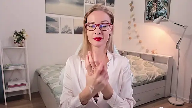 MissRightX online show from 19, 9, 2025