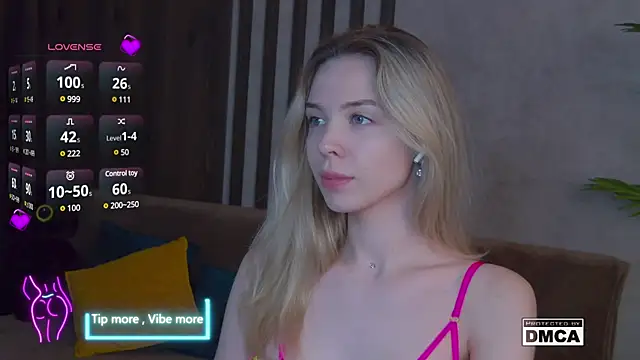 Snapshot of Holl1Would chatting on 23, 2, 2025 Holl1Would online show from 23, 2, 2025