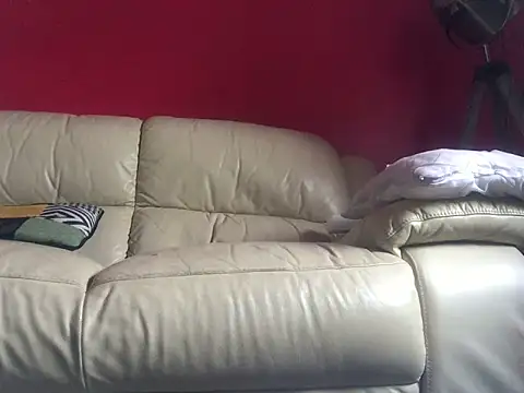 Snapshot of louh261 chatting on 22, 10, 2025 louh261 online show from 22, 10, 2025