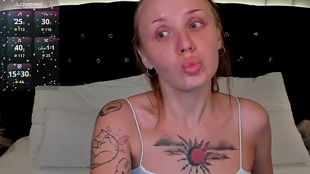 Snapshot of LianaFord chatting on 17, 7, 2026 LianaFord online show from 17, 7, 2026