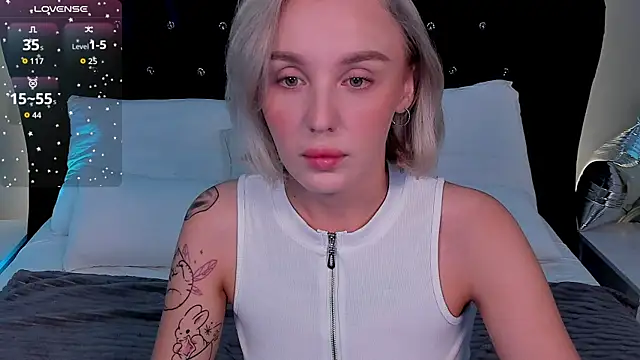 Snapshot of LianaFord chatting on 11, 9, 2025 LianaFord online show from 11, 9, 2025