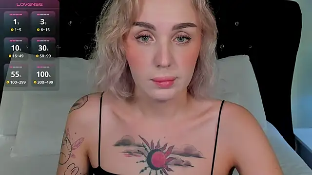 Snapshot of LianaFord chatting on 9, 10, 2025 LianaFord online show from 9, 10, 2025