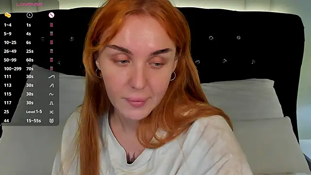 Snapshot of LianaFord chatting on 13, 11, 2025 LianaFord online show from 13, 11, 2025