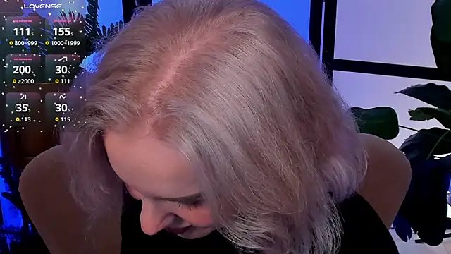 Snapshot of LianaFord chatting on 11, 9, 2025 LianaFord online show from 11, 9, 2025