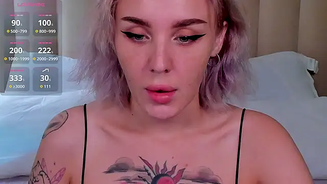 Snapshot of LianaFord chatting on 1, 10, 2025 LianaFord online show from 1, 10, 2025